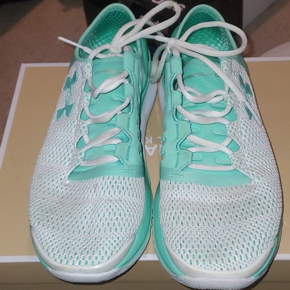 Women's athletic shoes